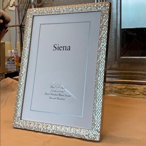 Silver Siena Metallics 7/"x5/" Glitter Photo Frame